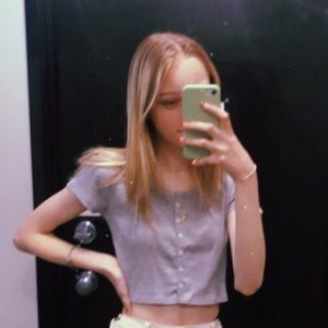 Meet your Posher, Julia